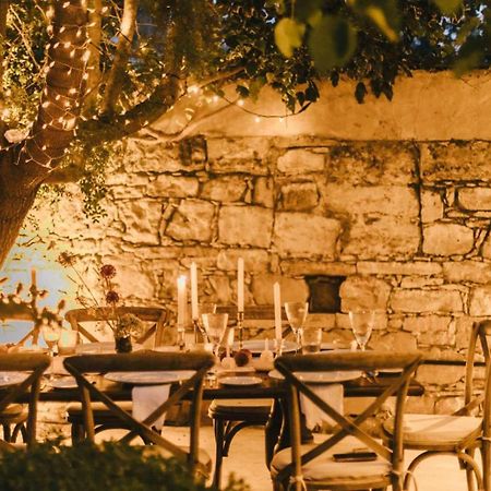 Maison d'hôtes Cecilias Courtyard à Malya Extérieur photo