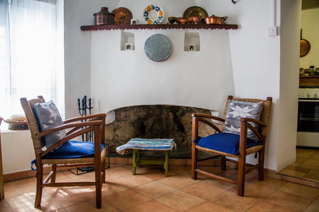 Maison d'hôtes Cecilias Courtyard à Malya Extérieur photo