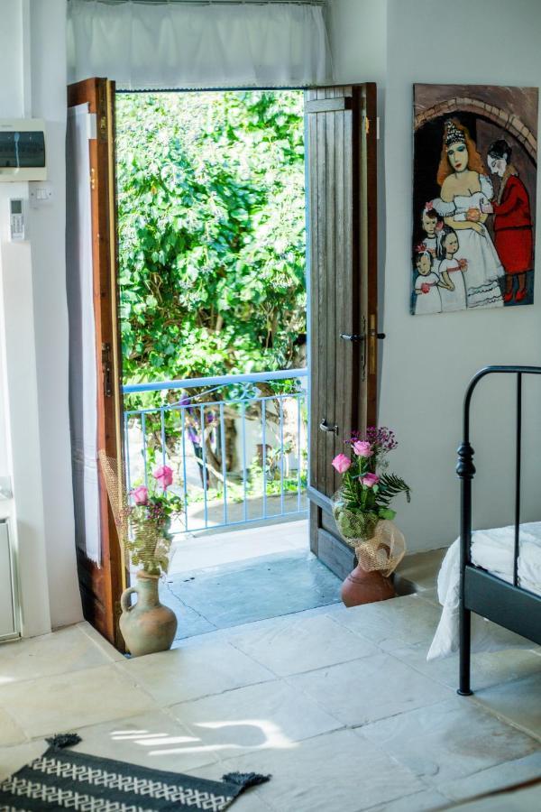 Maison d'hôtes Cecilias Courtyard à Malya Extérieur photo