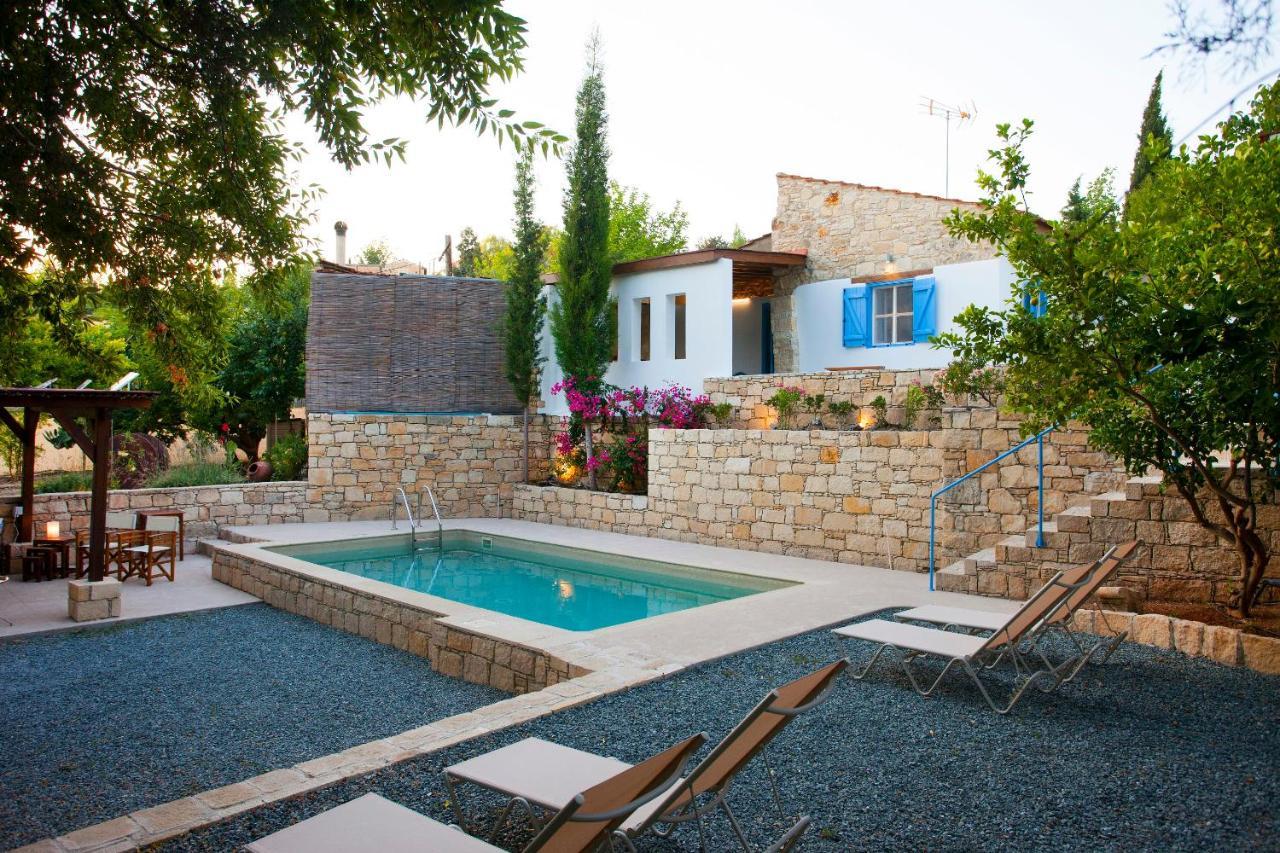 Maison d'hôtes Cecilias Courtyard à Malya Extérieur photo