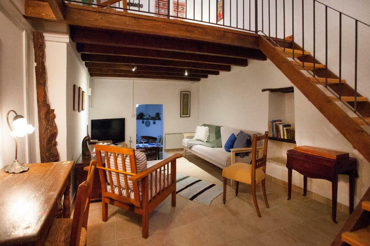 Maison d'hôtes Cecilias Courtyard à Malya Extérieur photo
