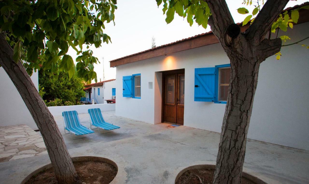Maison d'hôtes Cecilias Courtyard à Malya Extérieur photo