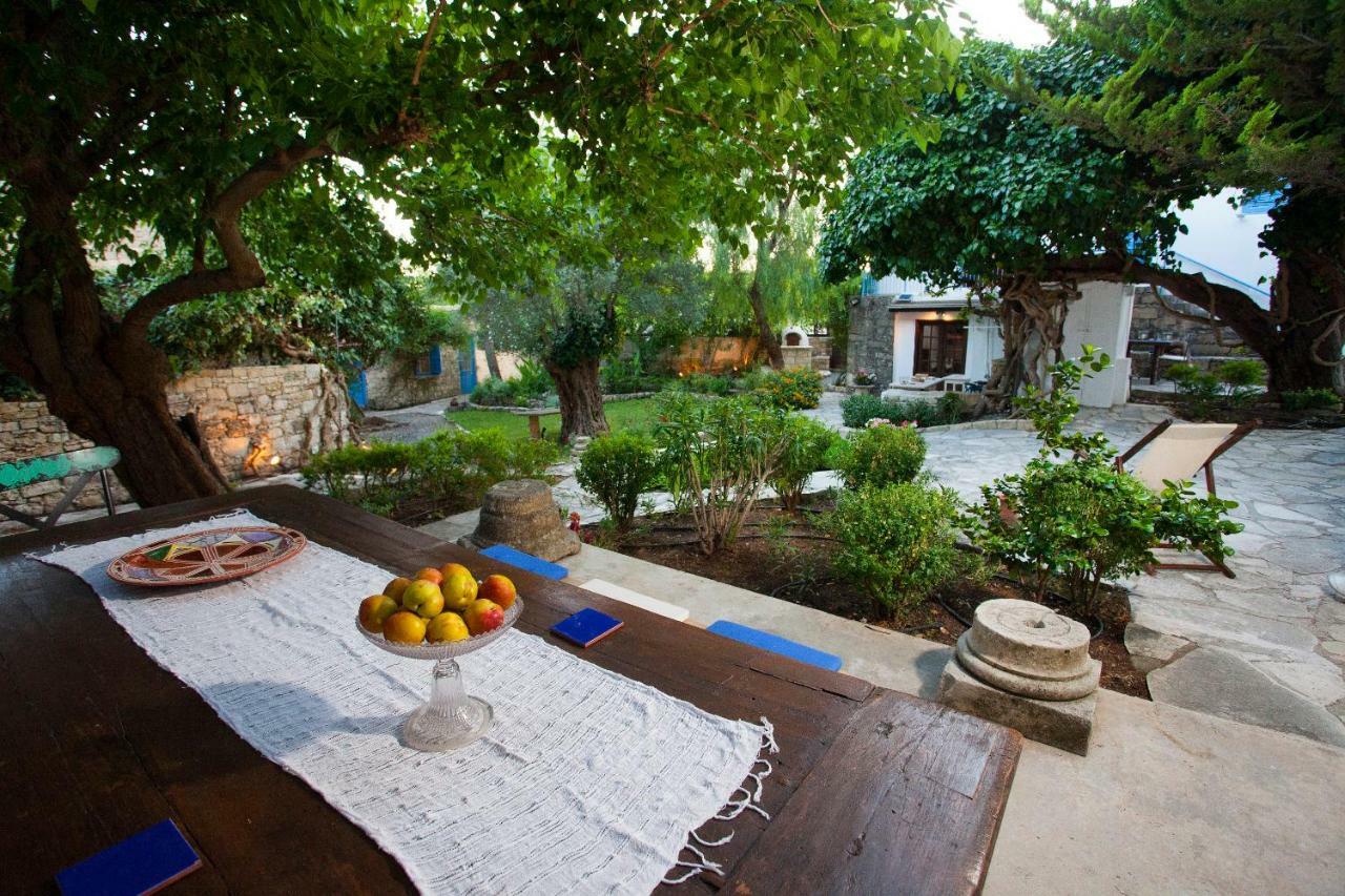 Maison d'hôtes Cecilias Courtyard à Malya Extérieur photo