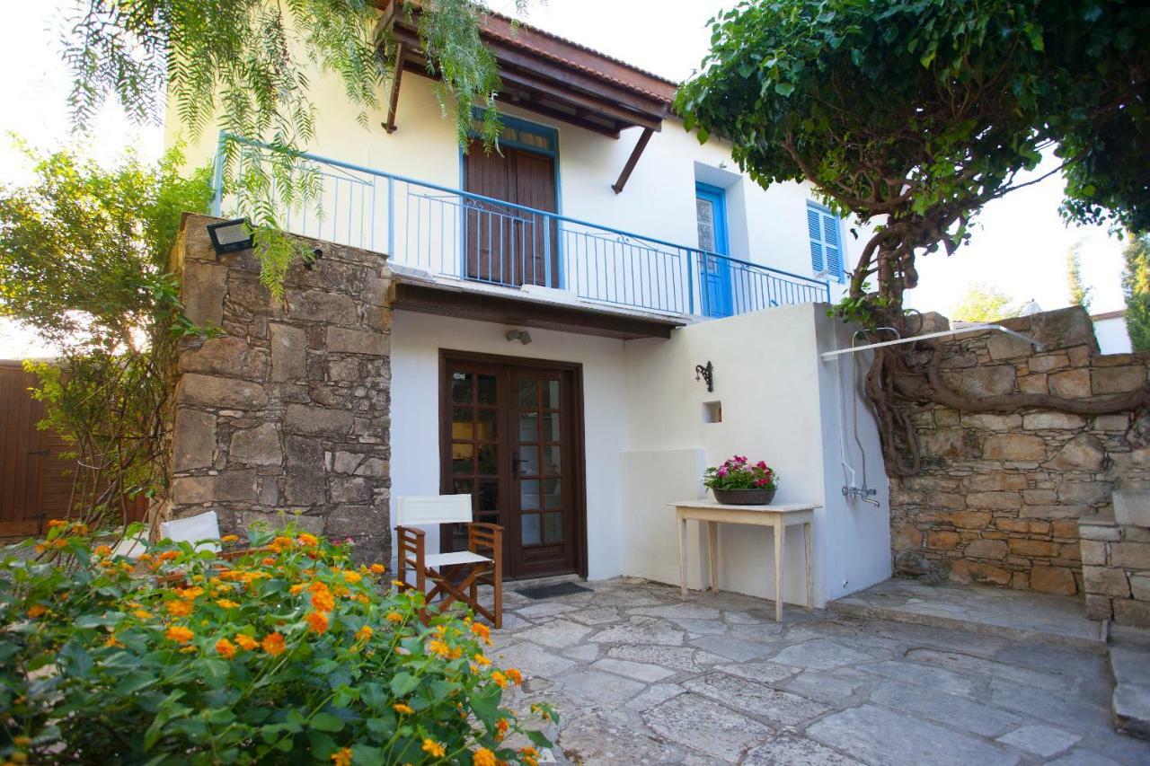 Maison d'hôtes Cecilias Courtyard à Malya Extérieur photo